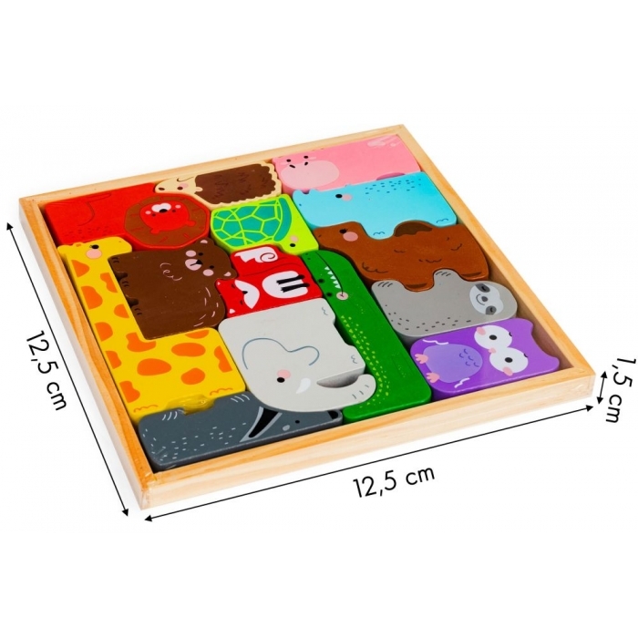 Set cu 14 figurine in forma de animale din lemn Ecotoys 3002